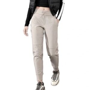 Athleta Headlands Hybrid Trek Jogger Silver 10